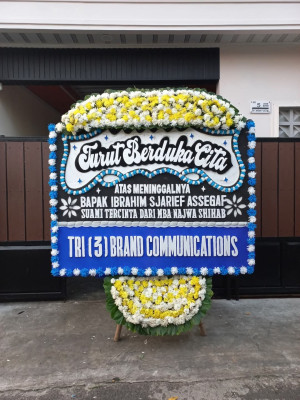 Papan Bunga Duka di Saparua Timur